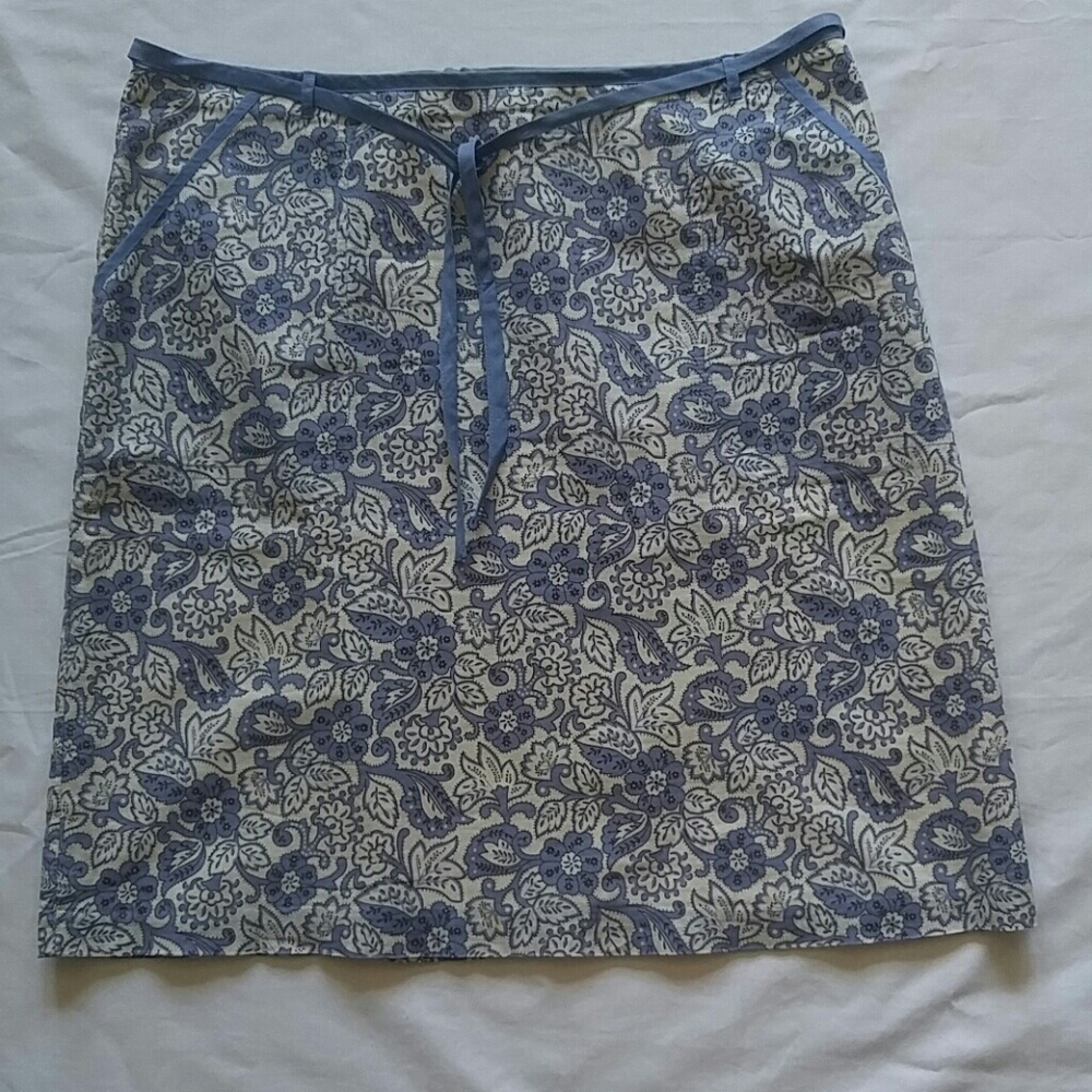 Skirt - Picture 3 of 8